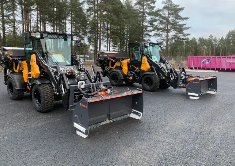 Zoomplogar och redskap från Jämtmaskins sortiment